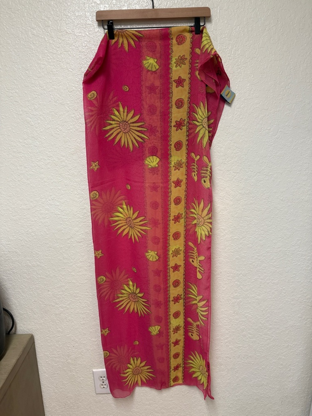 AREMAR Bright Pink & Yellow Floral Fish Sarong